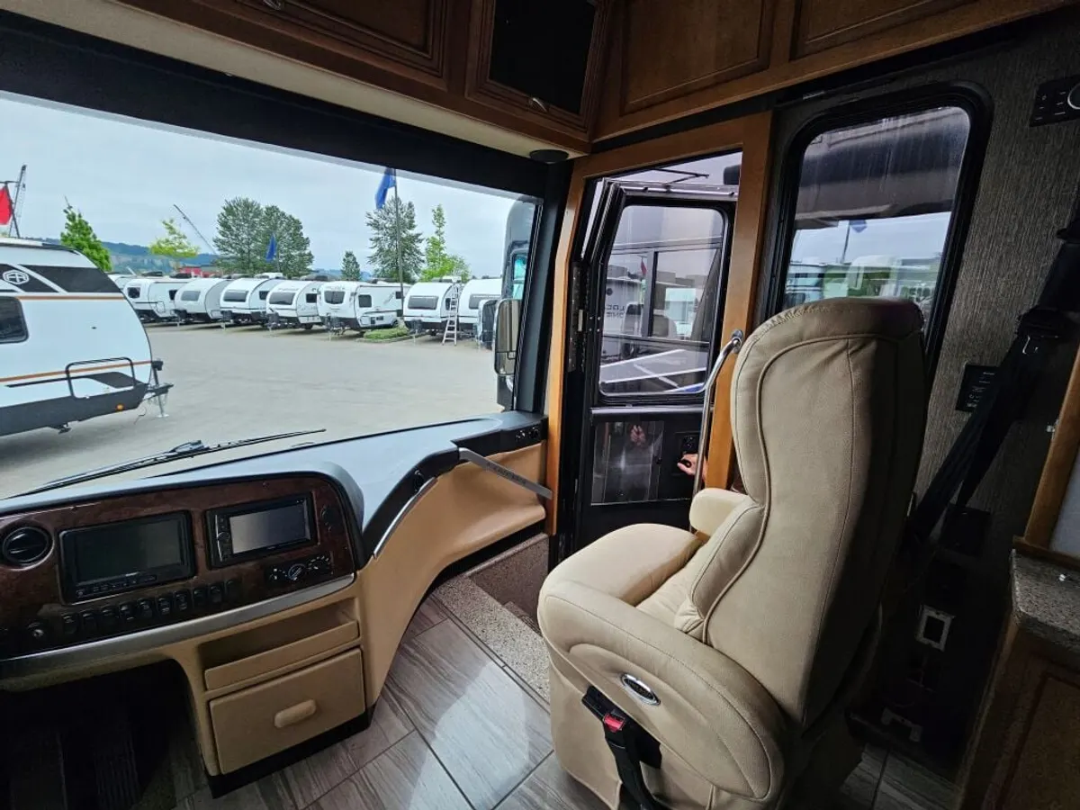 2015 Newmar Ventana, photo 8 of 24