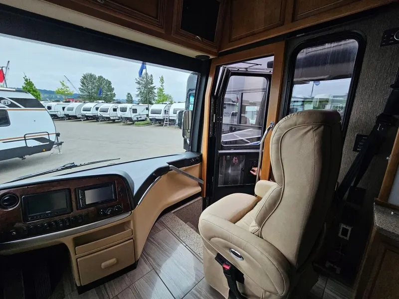 2015 Newmar Ventana, photo 8 of 24
