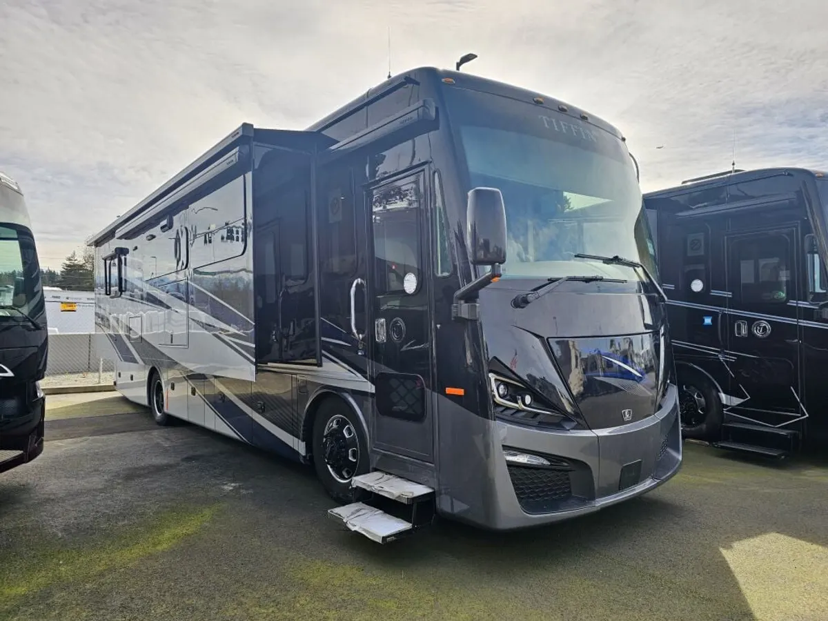 2026 Tiffin Motorhomes Phaeton, photo 1 of 24