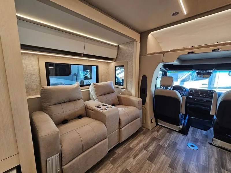 2026 Tiffin Motorhomes Wayfarer, photo 7 of 24