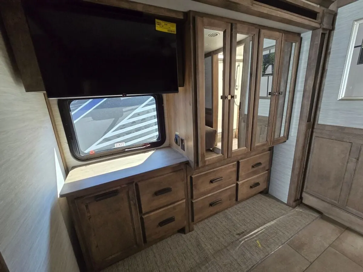 2026 Tiffin Motorhomes Allegro Red, photo 22 of 24