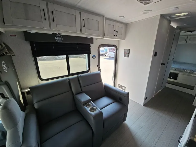 2026 East to West Entrada, photo 12 of 24