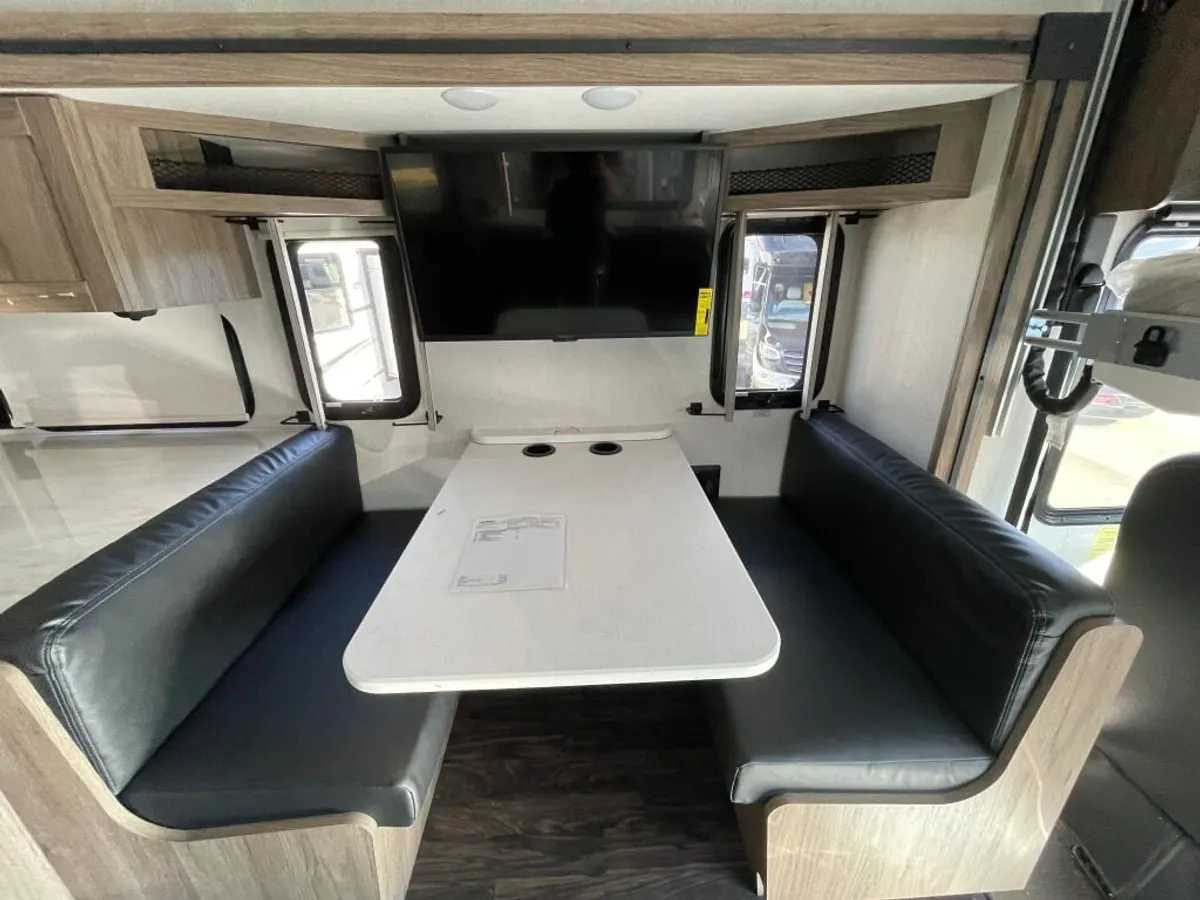 2024 Winnebago Vista, photo 6 of 22