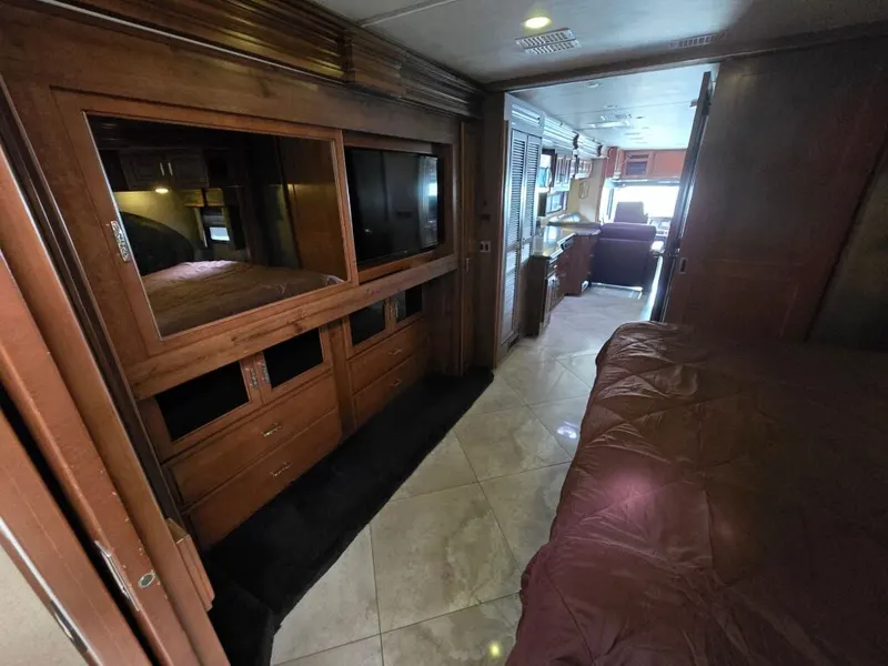 2014 Fleetwood Discovery, photo 24 of 24