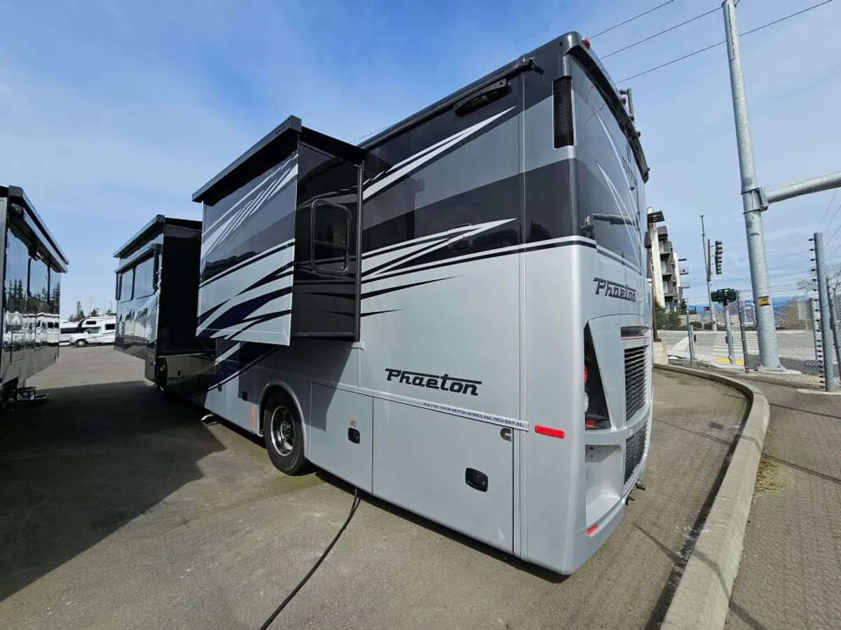 2026 Tiffin Motorhomes Phaeton, photo 4 of 24