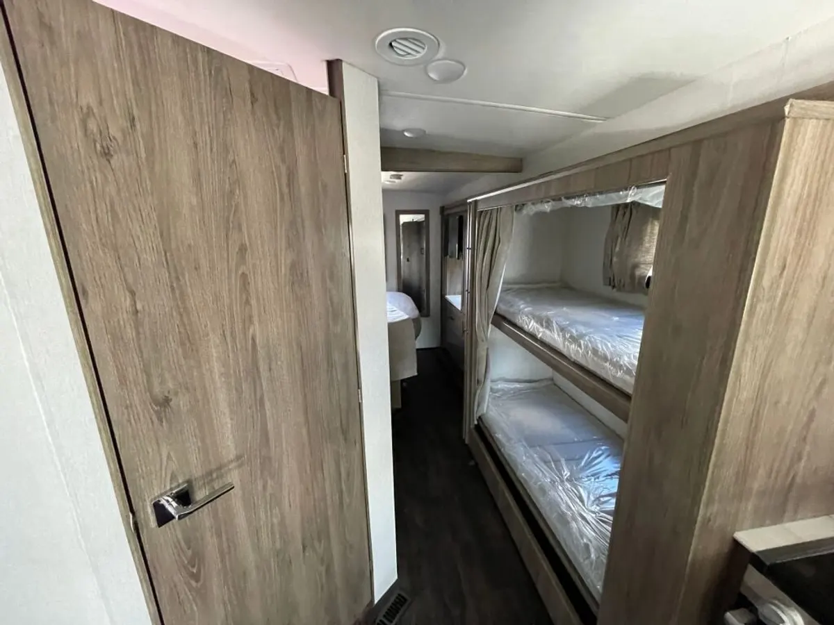 2024 Winnebago Vista, photo 13 of 22