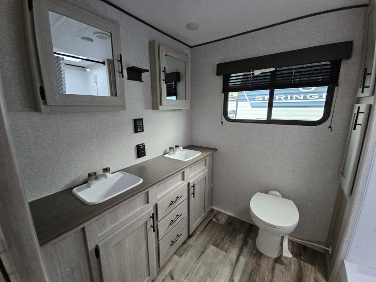 2025 CrossRoads Zinger, photo 10 of 24