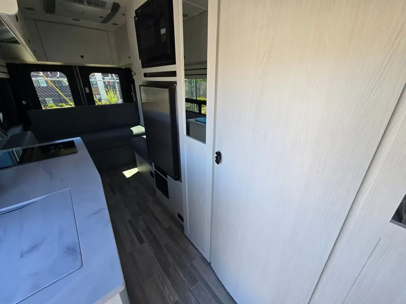 2026 Pleasure-Way Ontour, photo 7 of 16