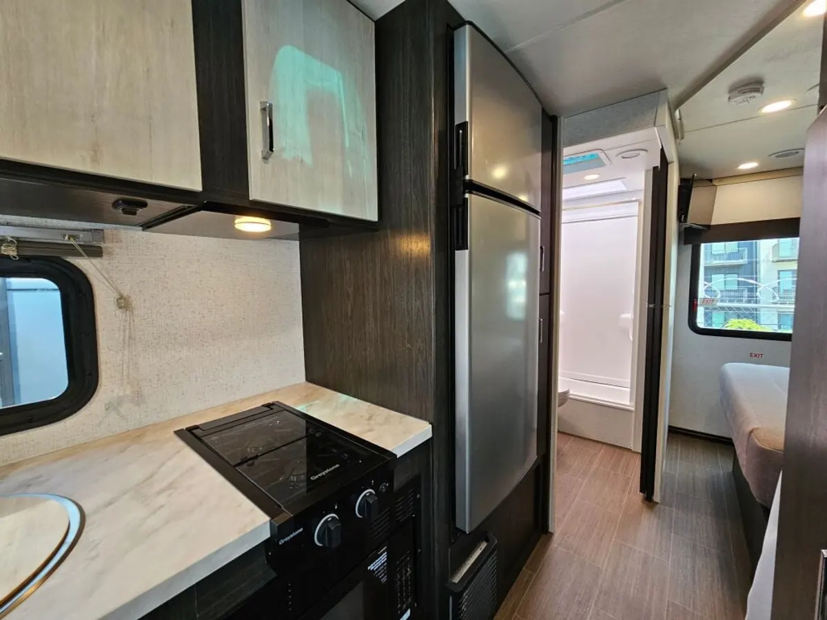 2027 Winnebago Sunflyer, photo 21 of 24