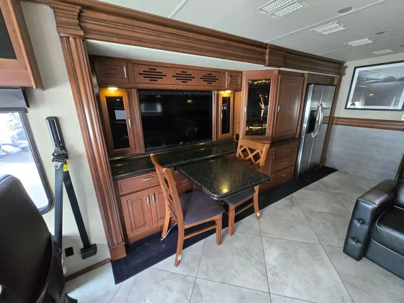 2014 Fleetwood Discovery, photo 10 of 24