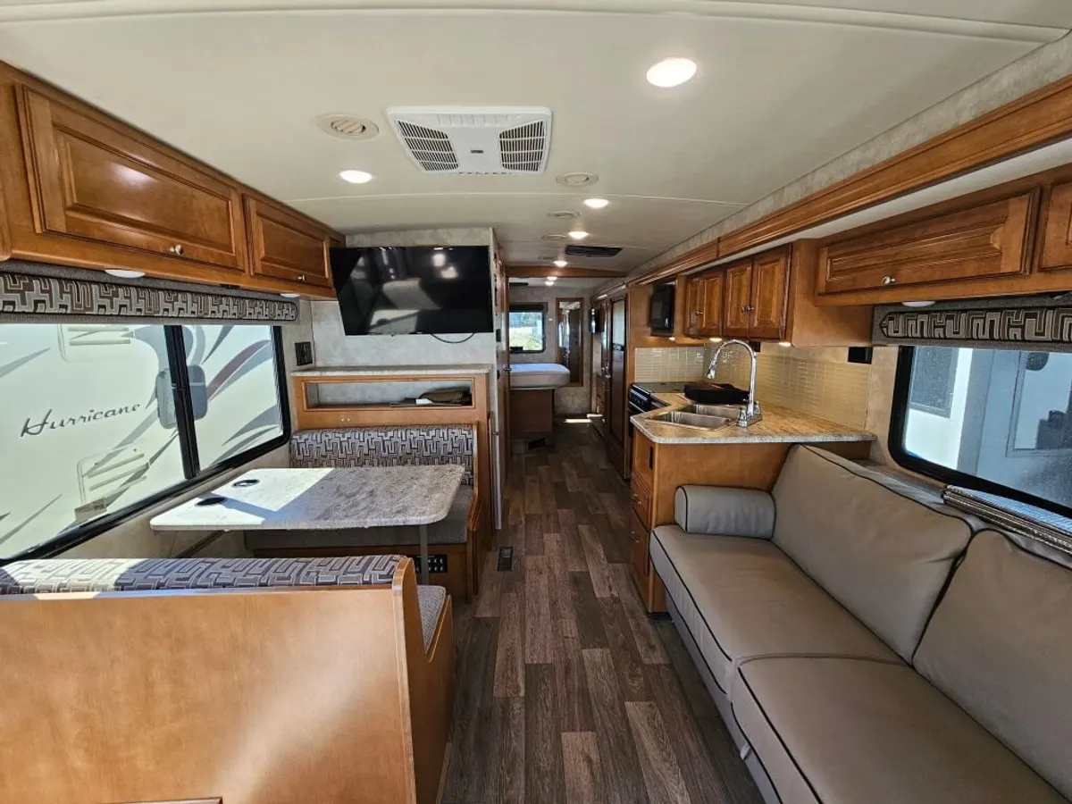 2020 Winnebago Vista, photo 11 of 24