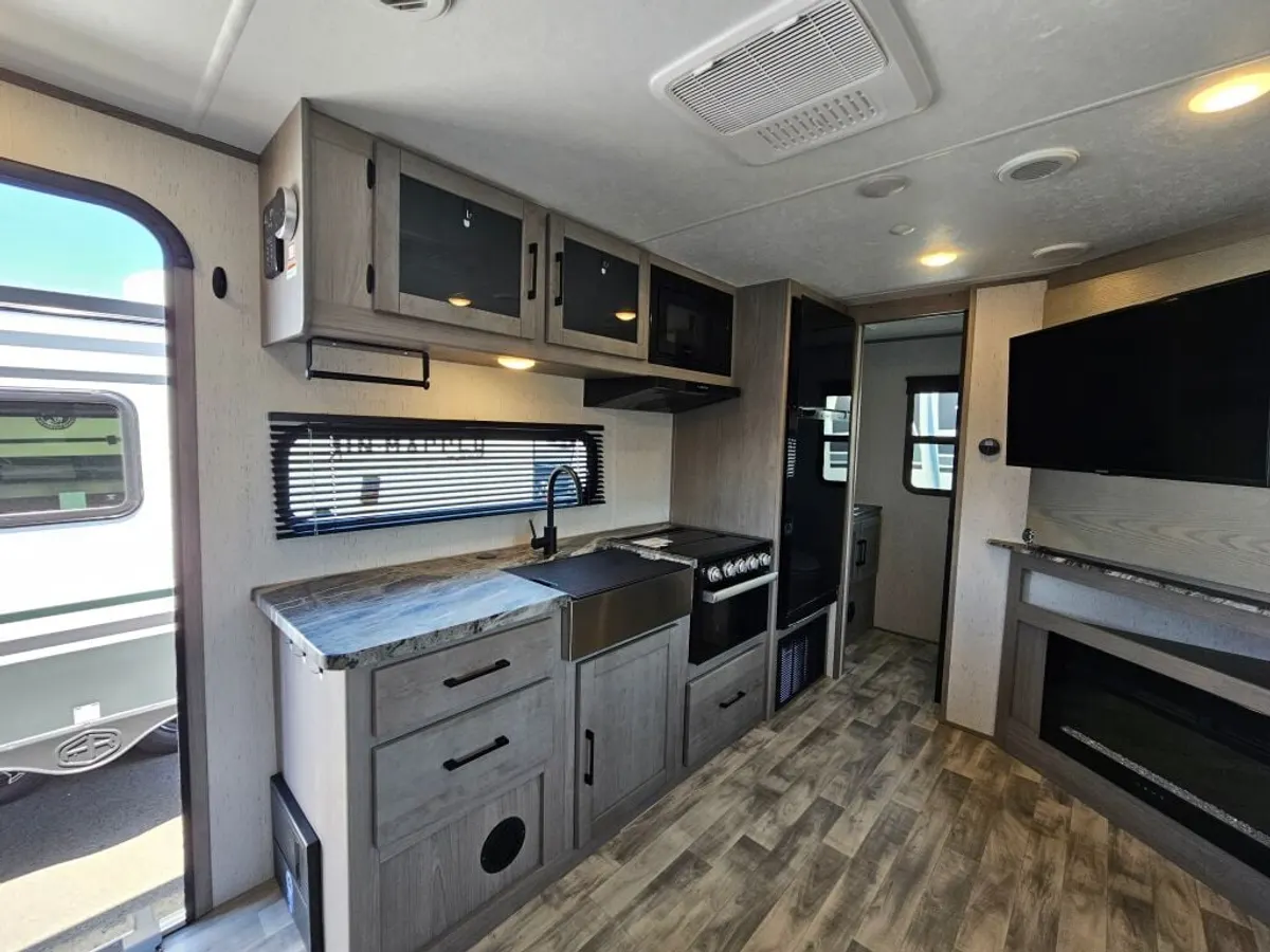 2023 Dutchmen Kodiak, photo 12 of 24