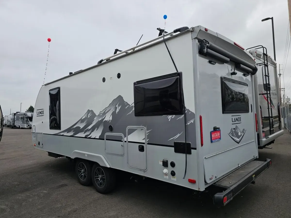 2021 Lance Lance Travel Trailers, photo 4 of 24