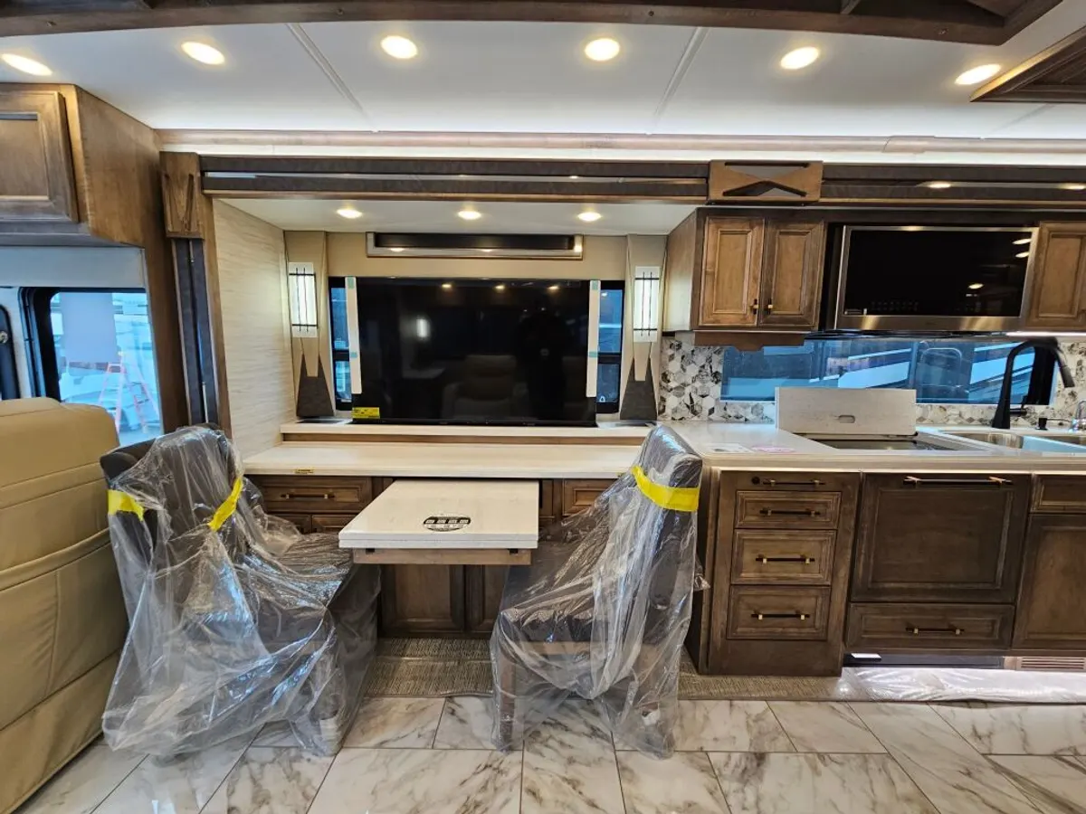 2026 Tiffin Motorhomes Allegro Bus, photo 12 of 24