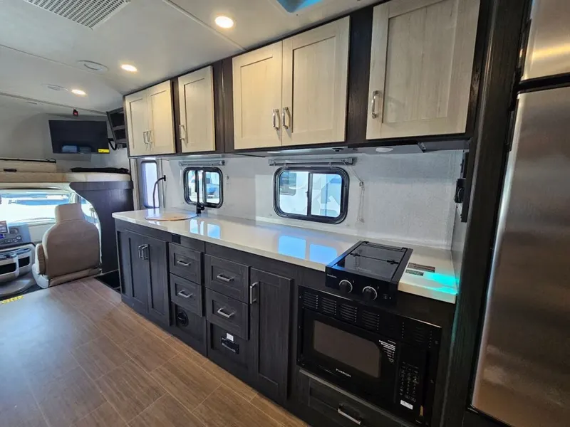 2027 Winnebago Sunflyer, photo 24 of 24