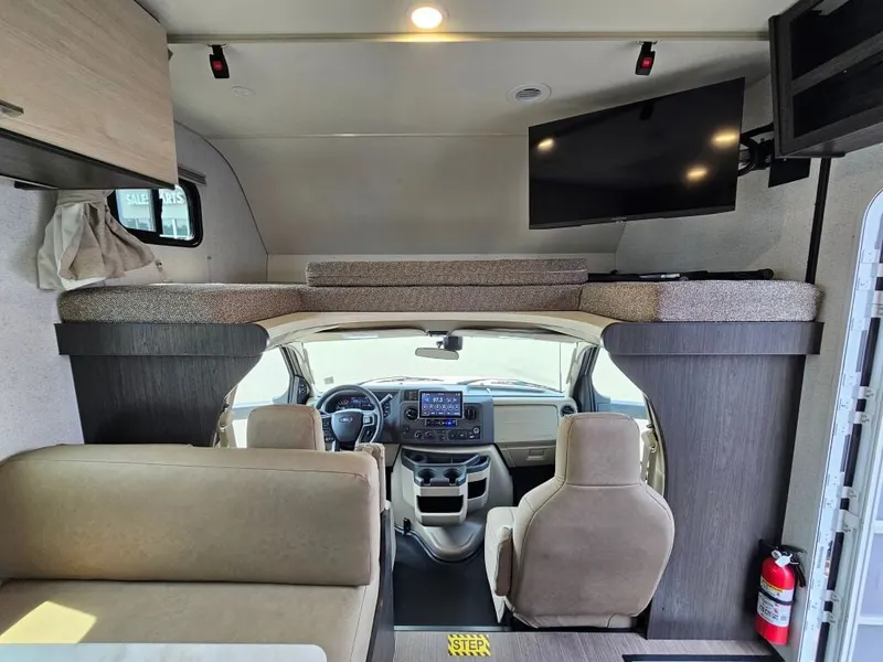 2027 Winnebago Sunflyer, photo 16 of 24