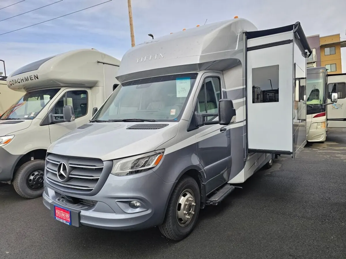 2026 Tiffin Motorhomes Wayfarer, photo 3 of 24