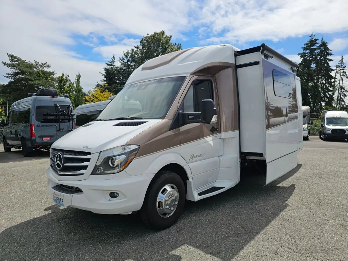 2019 Regency RV Ultra Brougham, photo 7 of 24