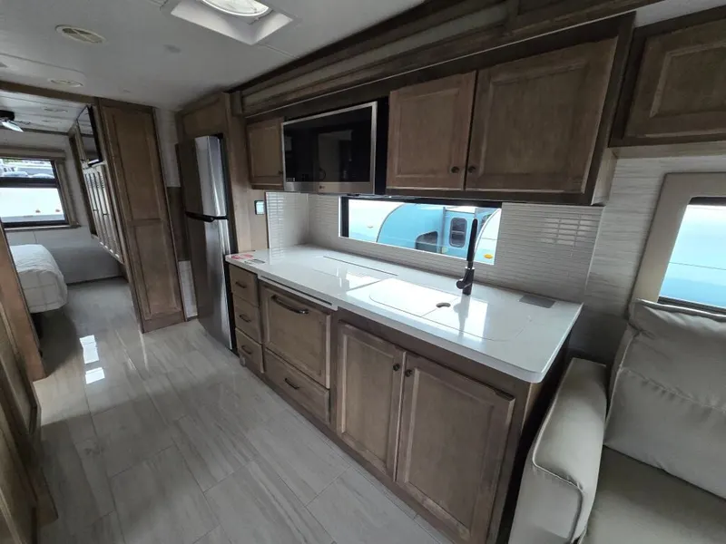 2027 Tiffin Motorhomes Allegro Bay, photo 16 of 24