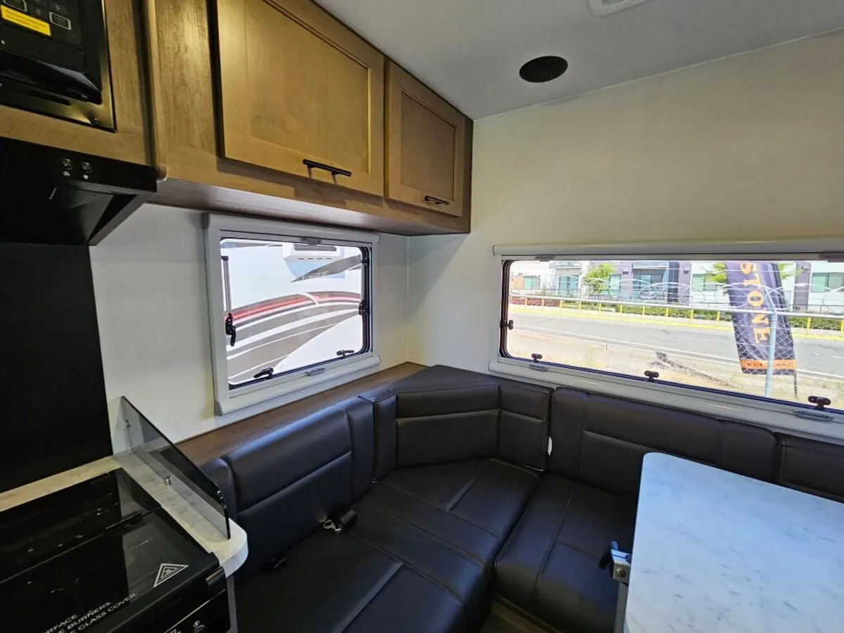 2026 Adventurer Manufacturing Inc. Overlander, photo 15 of 24