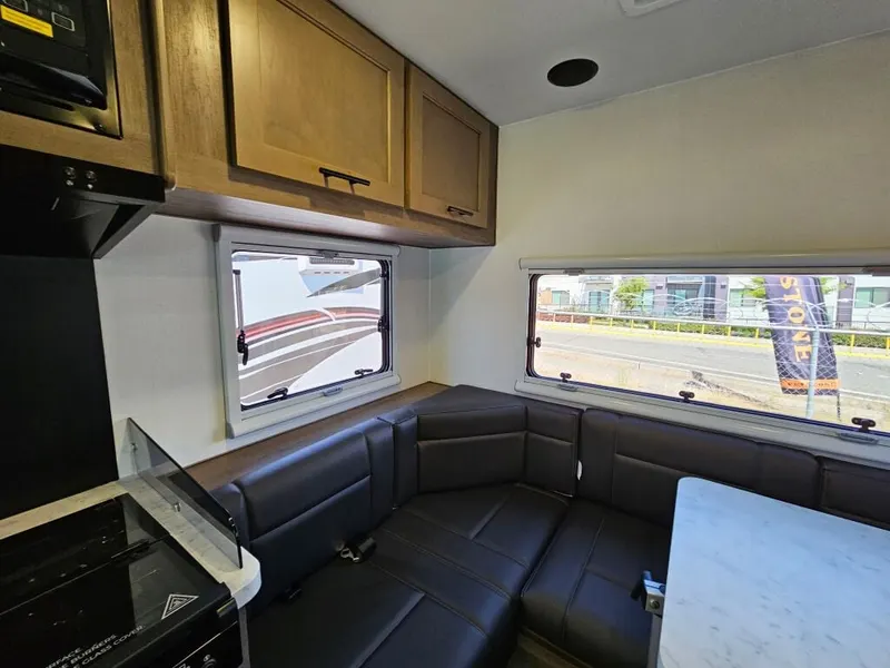 2026 Adventurer Manufacturing Inc. Overlander, photo 15 of 24