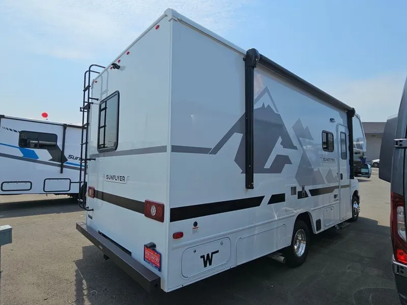 2027 Winnebago Sunflyer, photo 6 of 24