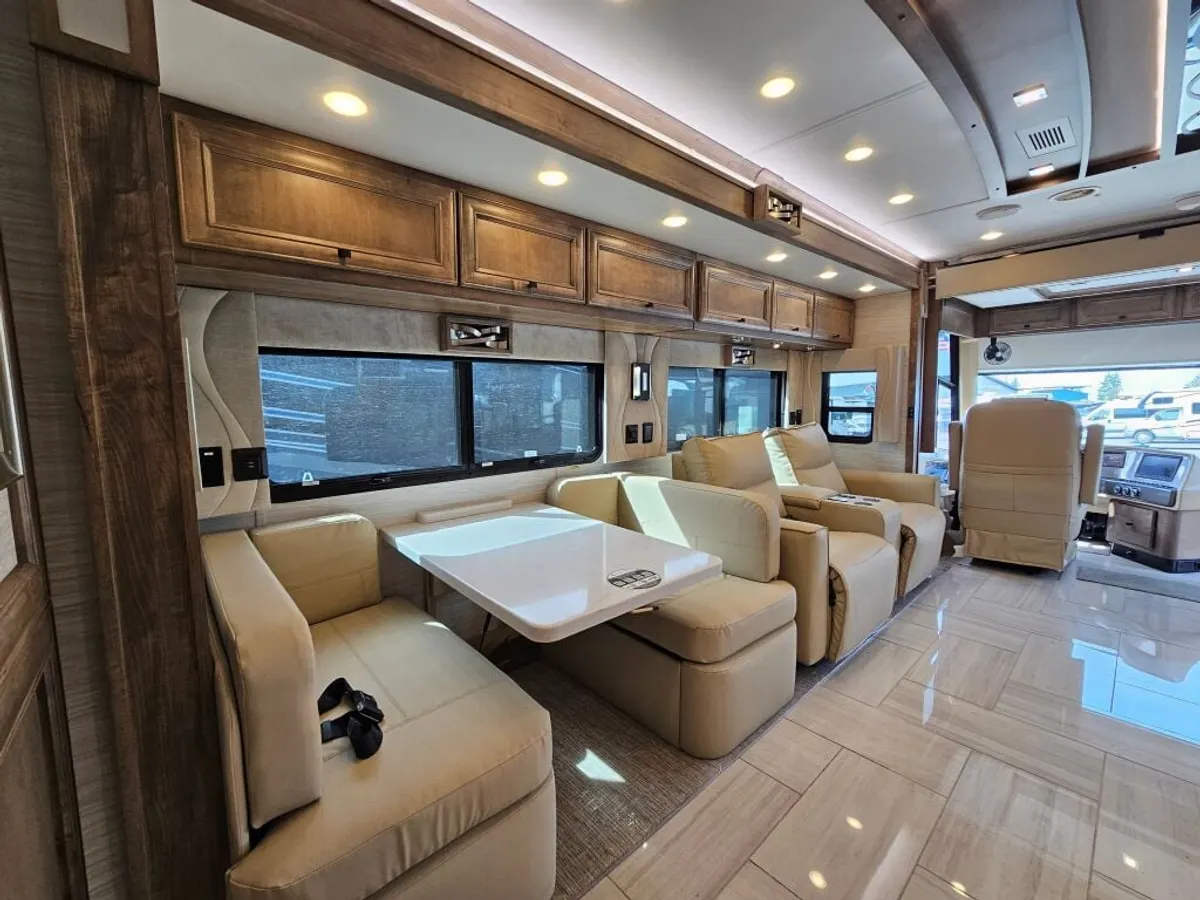 2026 Tiffin Motorhomes Phaeton, photo 16 of 24