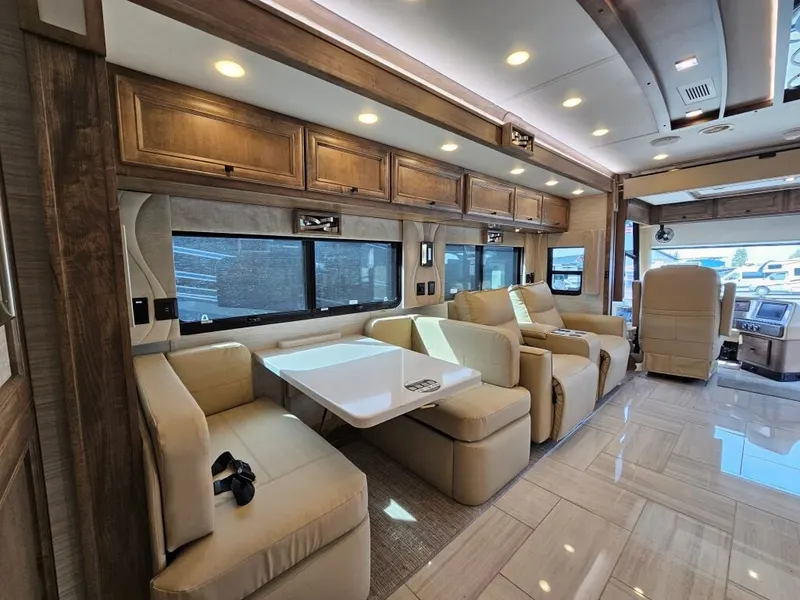 2026 Tiffin Motorhomes Phaeton, photo 16 of 24