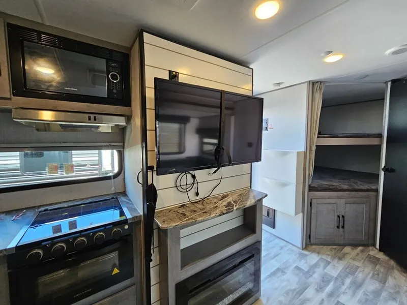 2022 Dutchmen Kodiak Ultra-Lite, photo 13 of 24