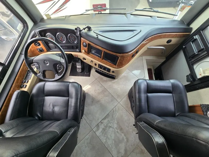 2014 Fleetwood Discovery, photo 13 of 24