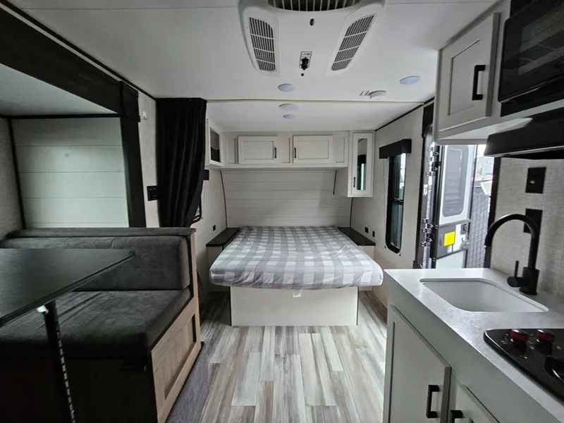2024 Jayco Jay Flight SLX, photo 20 of 24