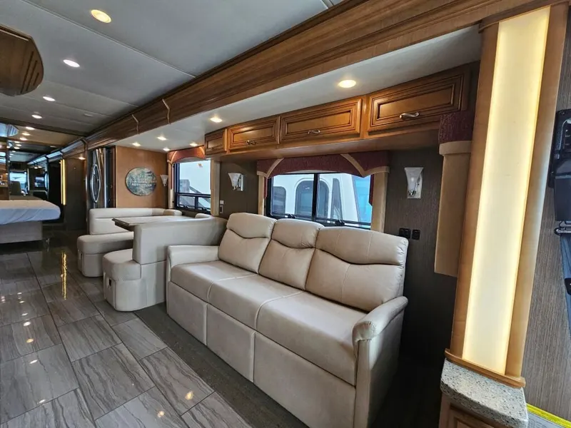 2015 Newmar Ventana, photo 10 of 24