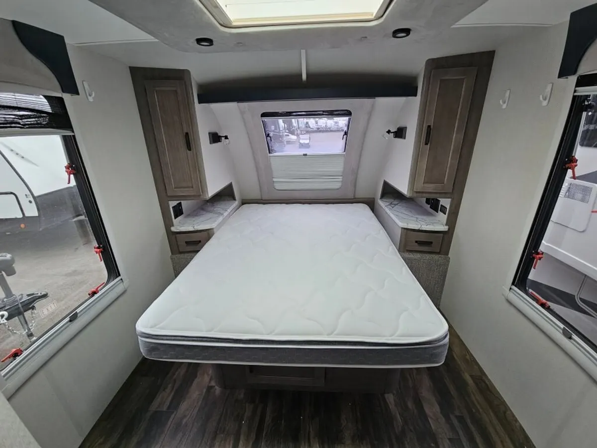 2021 Lance Lance Travel Trailers, photo 11 of 24