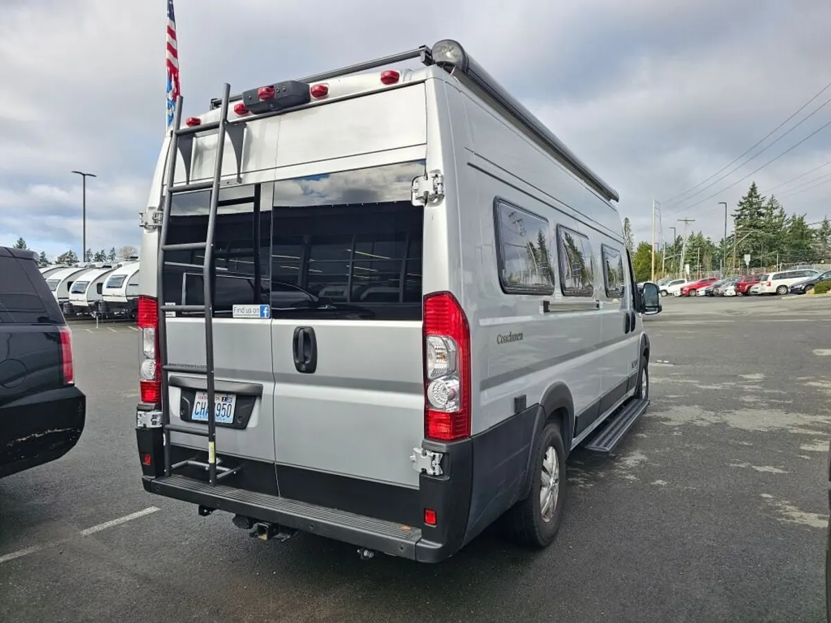 2023 Coachmen Nova, photo 3 of 24
