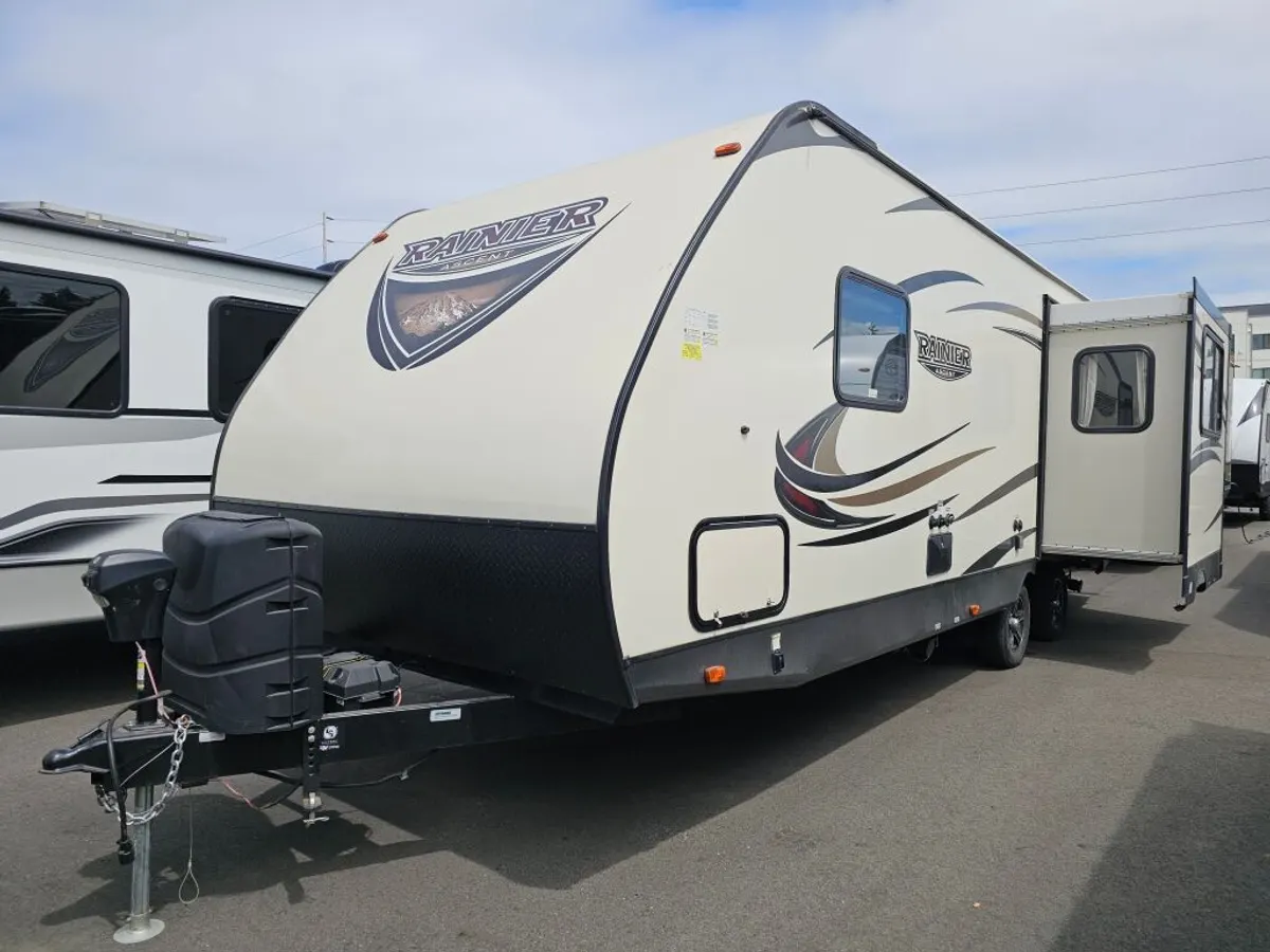 2018 Forest River Rainier, photo 3 of 24