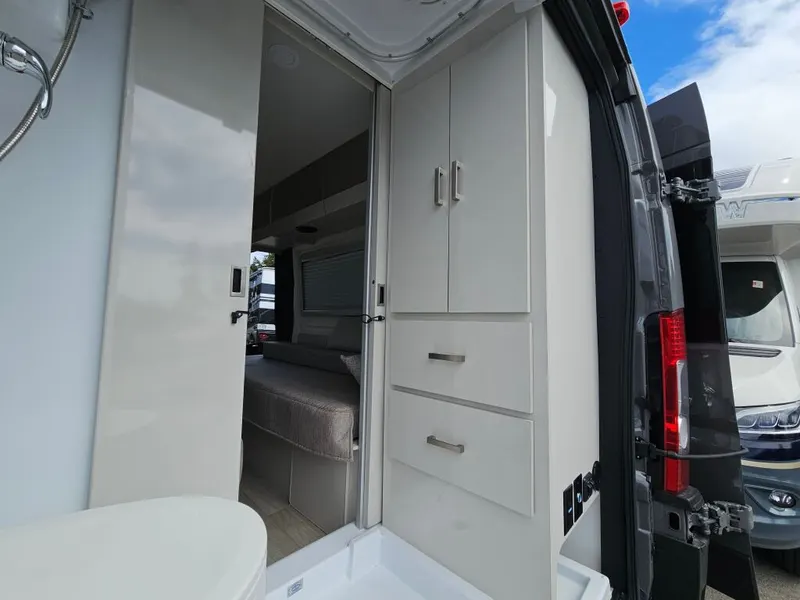 2027 Thor Motor Coach Sequence, photo 13 of 24