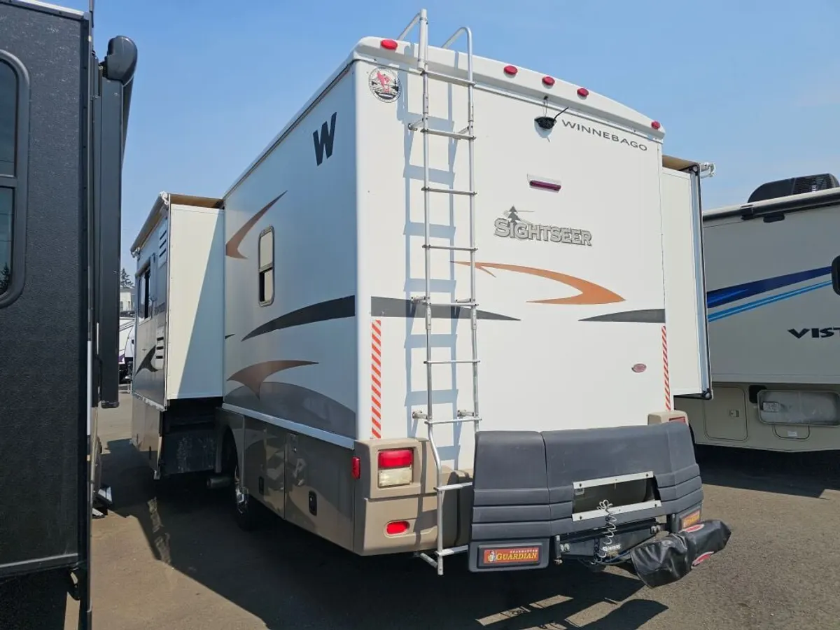 2008 Winnebago Sightseer, photo 4 of 24