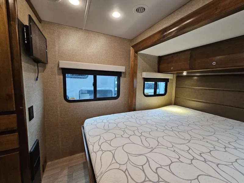 2018 Tiffin Motorhomes Wayfarer, photo 21 of 24