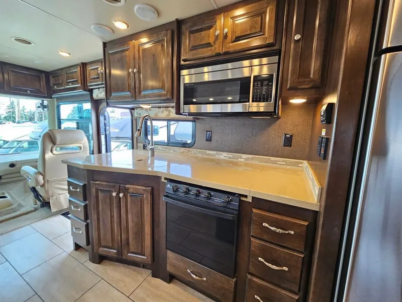 2016 Tiffin Motorhomes Allegro, photo 20 of 24