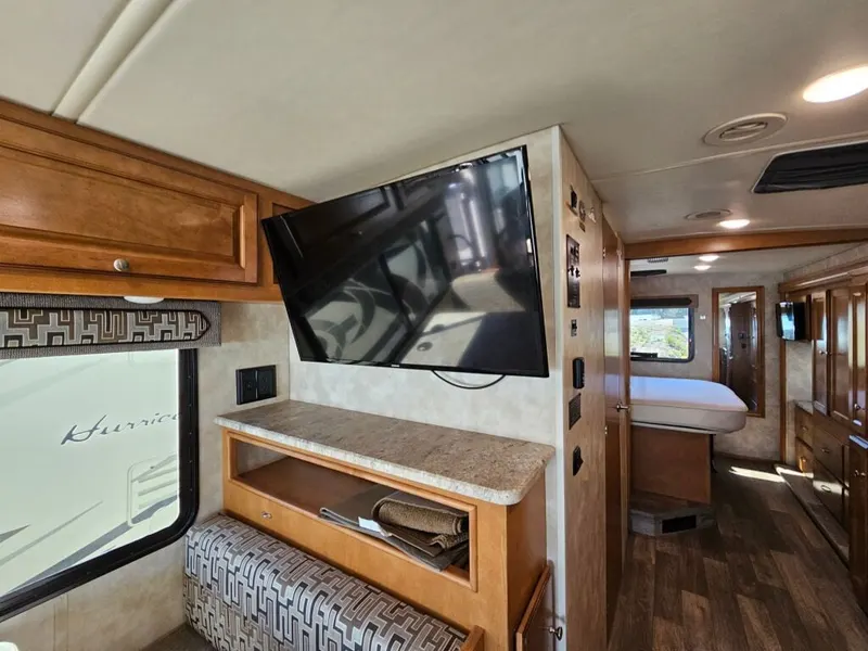 2020 Winnebago Vista, photo 19 of 24