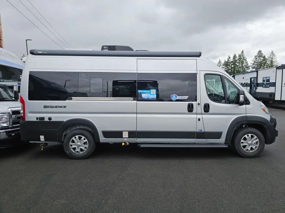 2027 Thor Motor Coach Sequence, photo 2 of 24