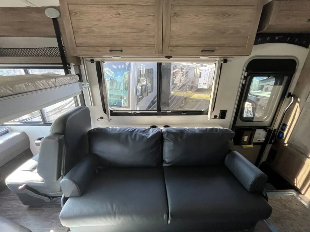 2024 Winnebago Vista, photo 8 of 22