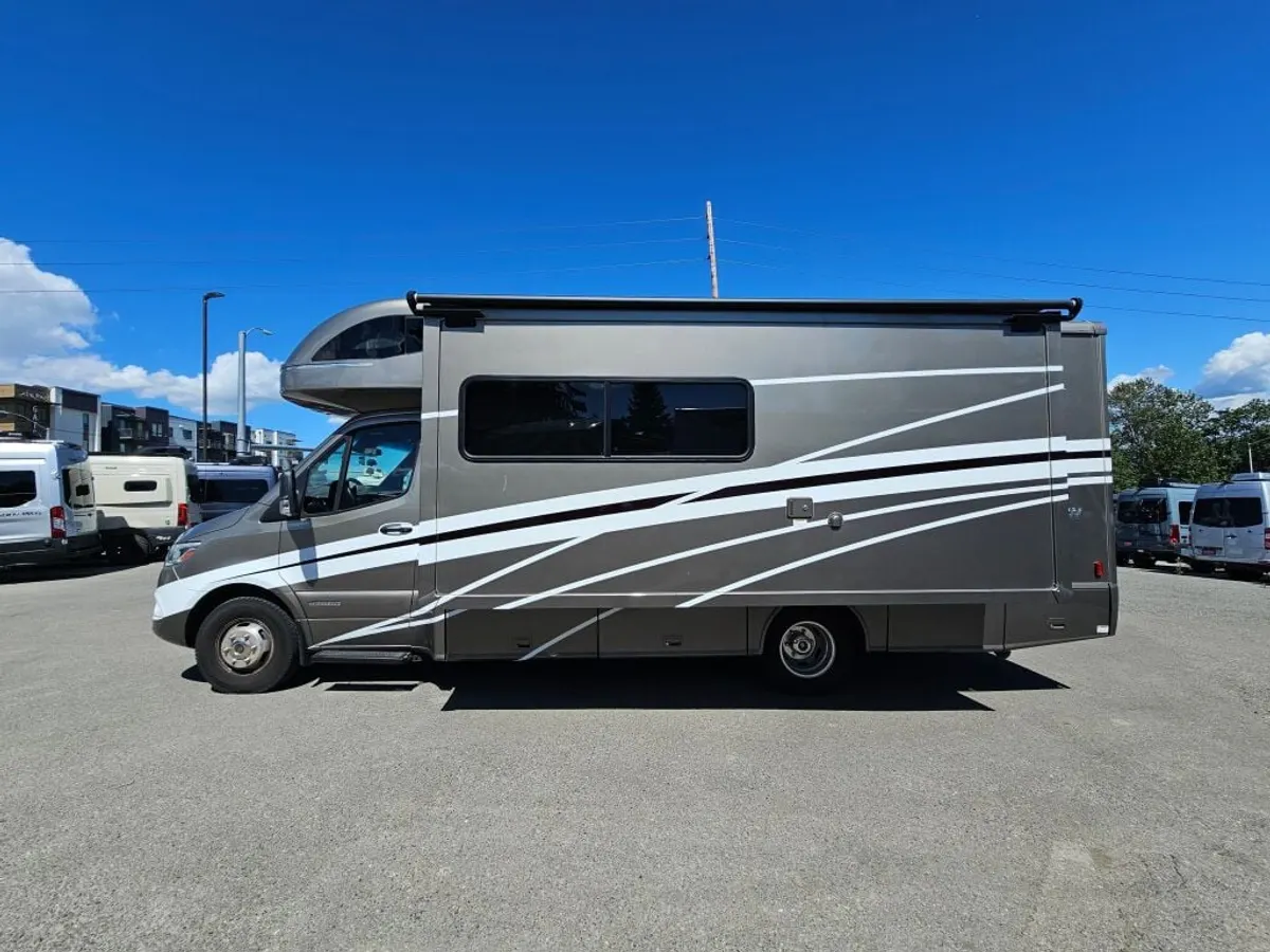 2021 Winnebago View, photo 4 of 24