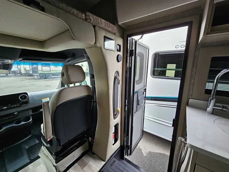 2026 Tiffin Motorhomes Wayfarer, photo 10 of 24