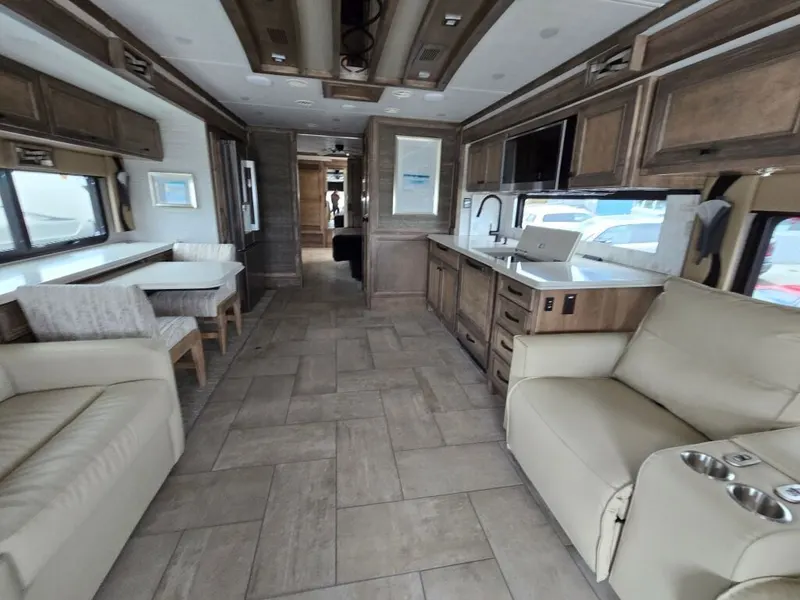2026 Tiffin Motorhomes Phaeton, photo 8 of 20