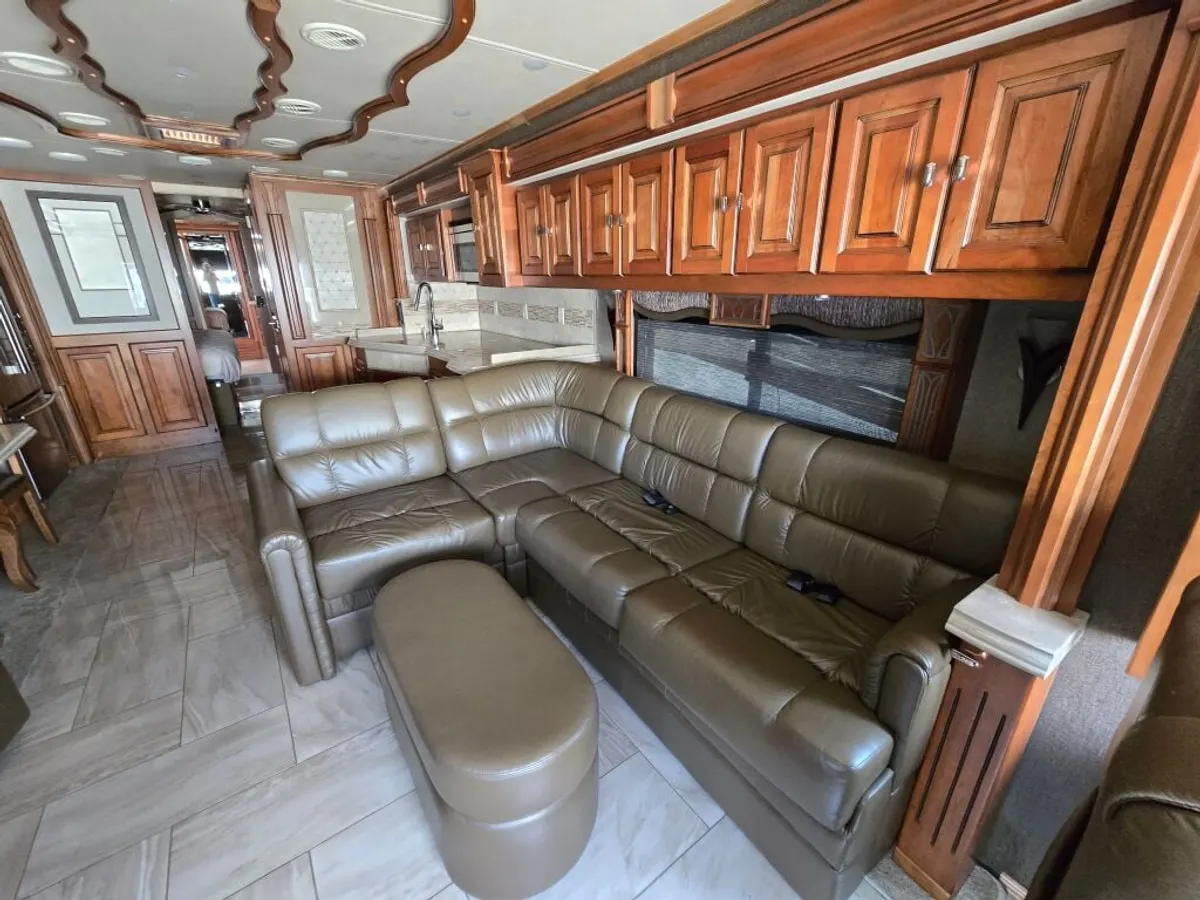 2017 Tiffin Motorhomes Allegro Bus, photo 13 of 24