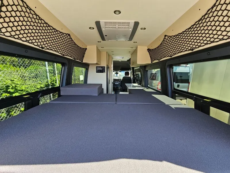 2026 Pleasure-Way Plateau, photo 8 of 24