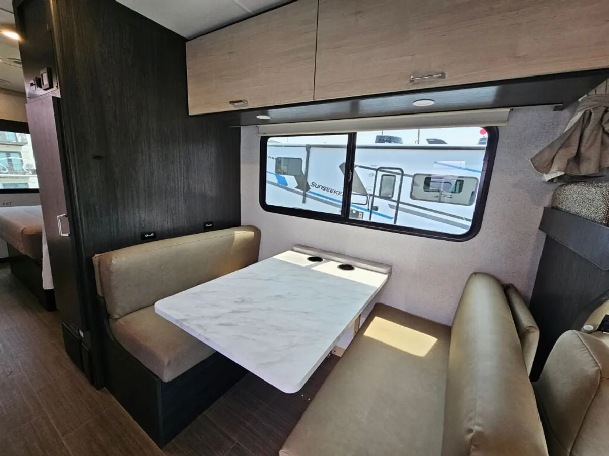 2027 Winnebago Sunflyer, photo 11 of 24