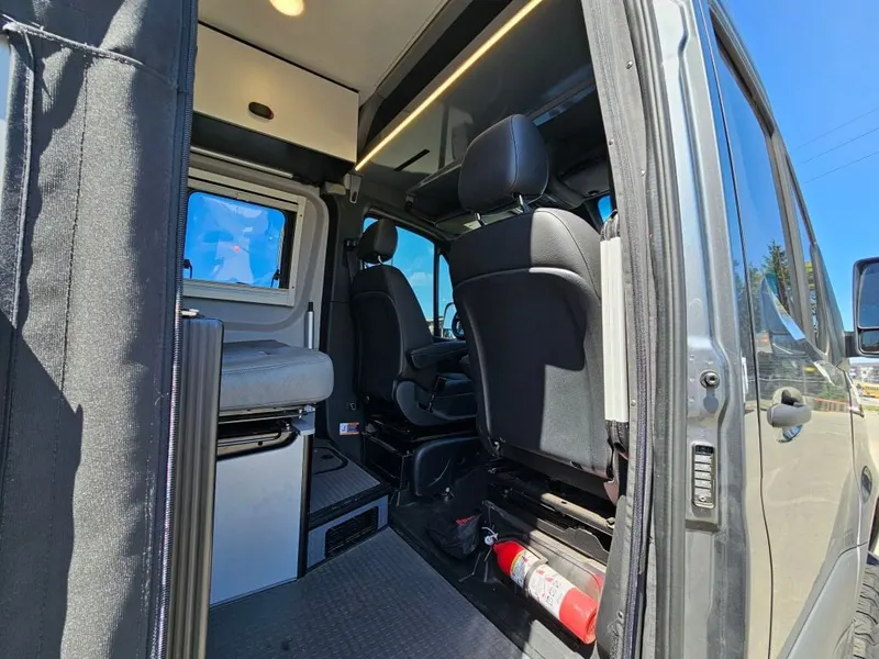 2025 Winnebago Revel, photo 18 of 24