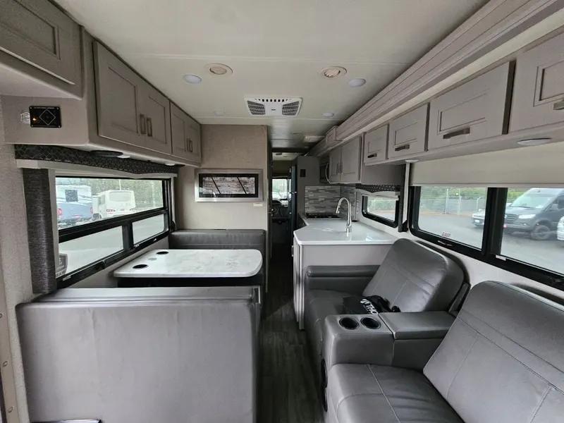 2023 Thor Motor Coach Magnitude 4x4, photo 12 of 24